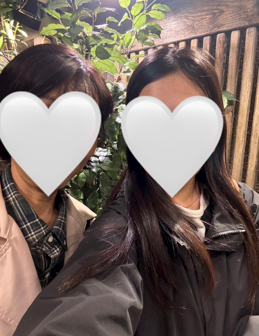 👭🏻🍚