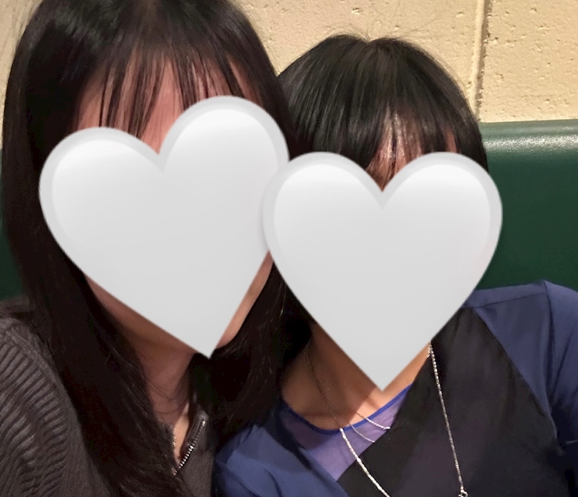 👩🏻‍❤️‍👩🏻