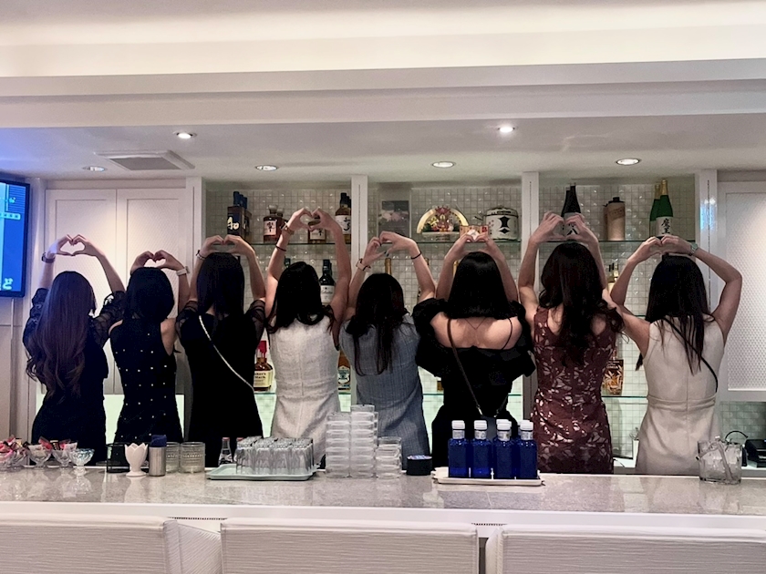 🙂&zwj;↕️🫶🏻