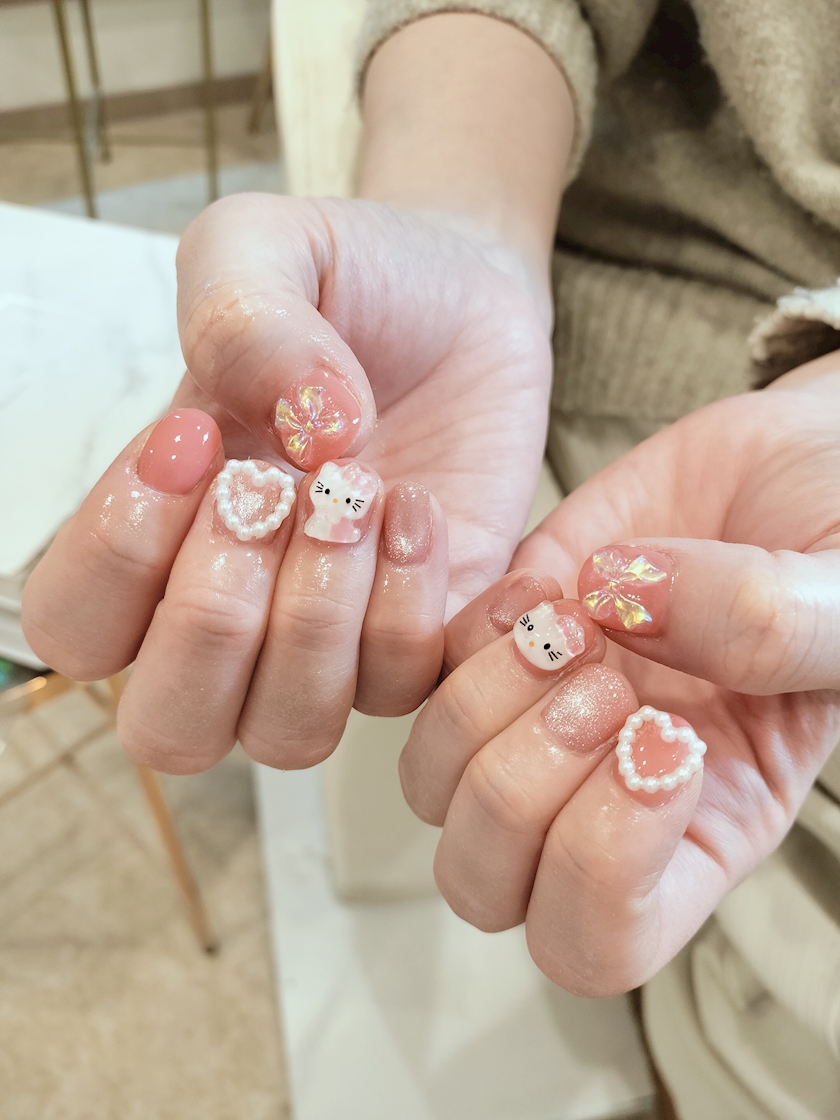 キティちゃんネイル😻🎀