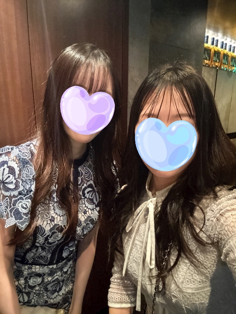 👩🏻🫶🏻👩🏻