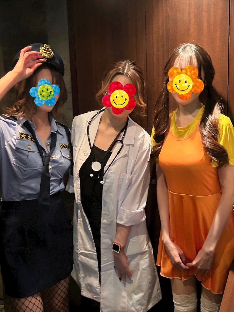 👮👩&zwj;⚕️👧🏻